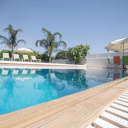 Palm Village Villas Πρωταράς